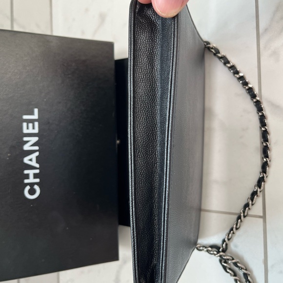 Chanel authentic Wallet on a Chain - Picture 3 of 5